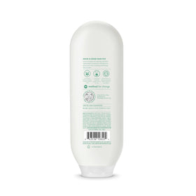 Method shampoo lather texture displaying gentle foam and effective cleansing