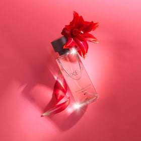 MIX:BAR fine mist from bottle demonstrating lightweight texture and quick dry