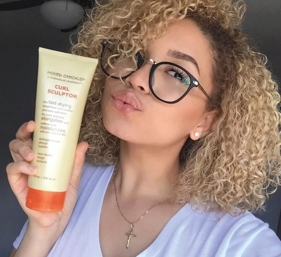 Mixed Chicks ingredients label close-up emphasizing Pro Vitamin B5 and castor oil