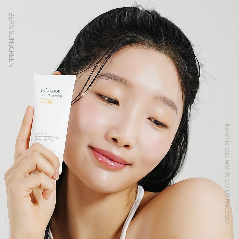 mixsoon close-up of airy cream texture, lightweight feel and quick absorption
