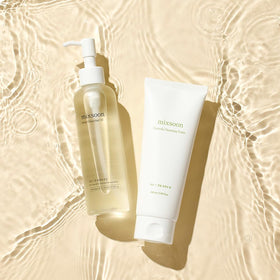 mixsoon centella foam close-up of dense microbubble texture for gentle cleansing
