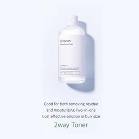mixsoon toner being applied to skin demonstrating hydration benefit