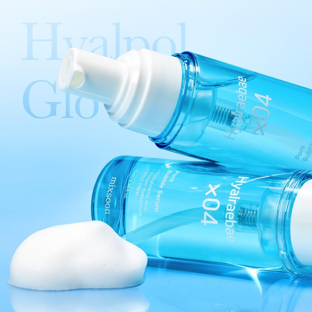 mixsoon airy foam texture on fingertips illustrating lightweight hydration and spreadability