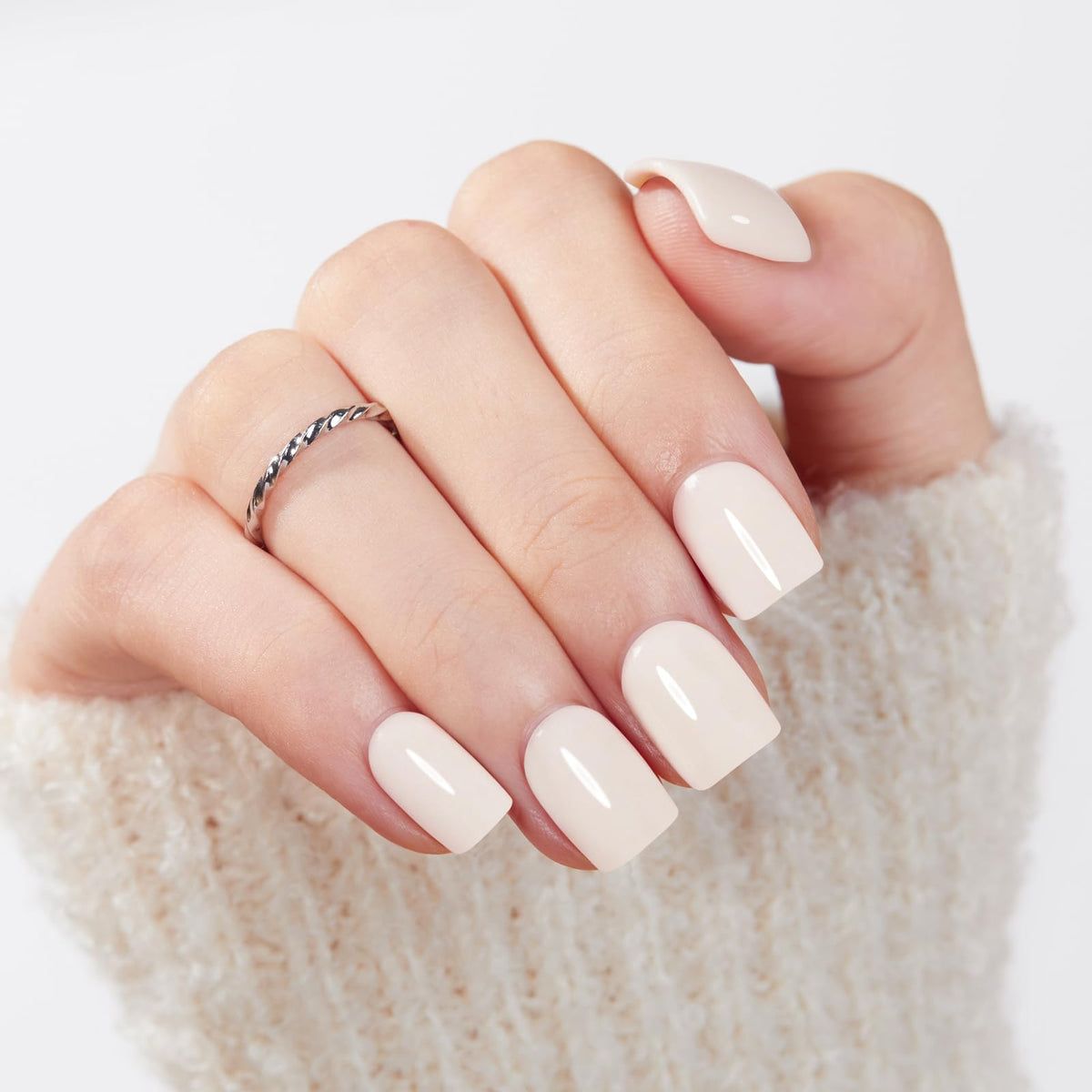 Modelones close-up on squoval nail shape for a natural-looking fit benefit