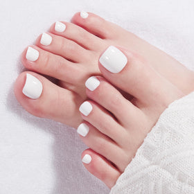 modelones close-up of glossy nail surface highlighting chip-resistant finish benefit