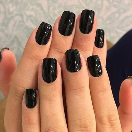 modelones front package showing full black short square nail kit and ready-to-wear benefit