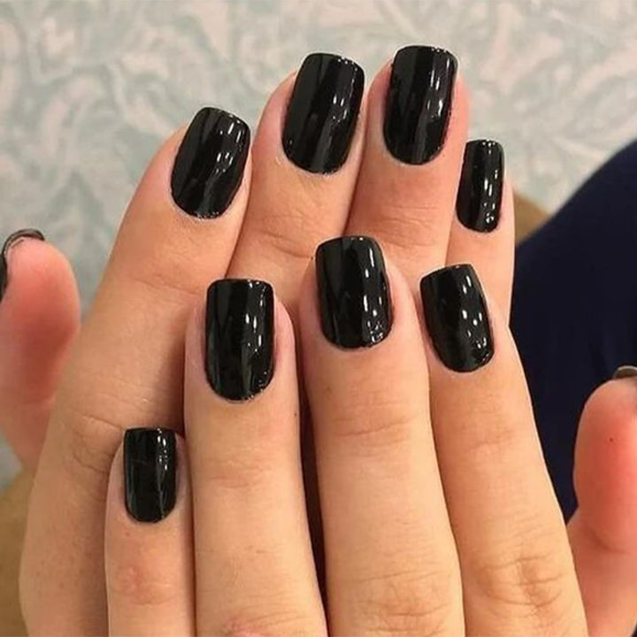 modelones front package showing full black short square nail kit and ready-to-wear benefit