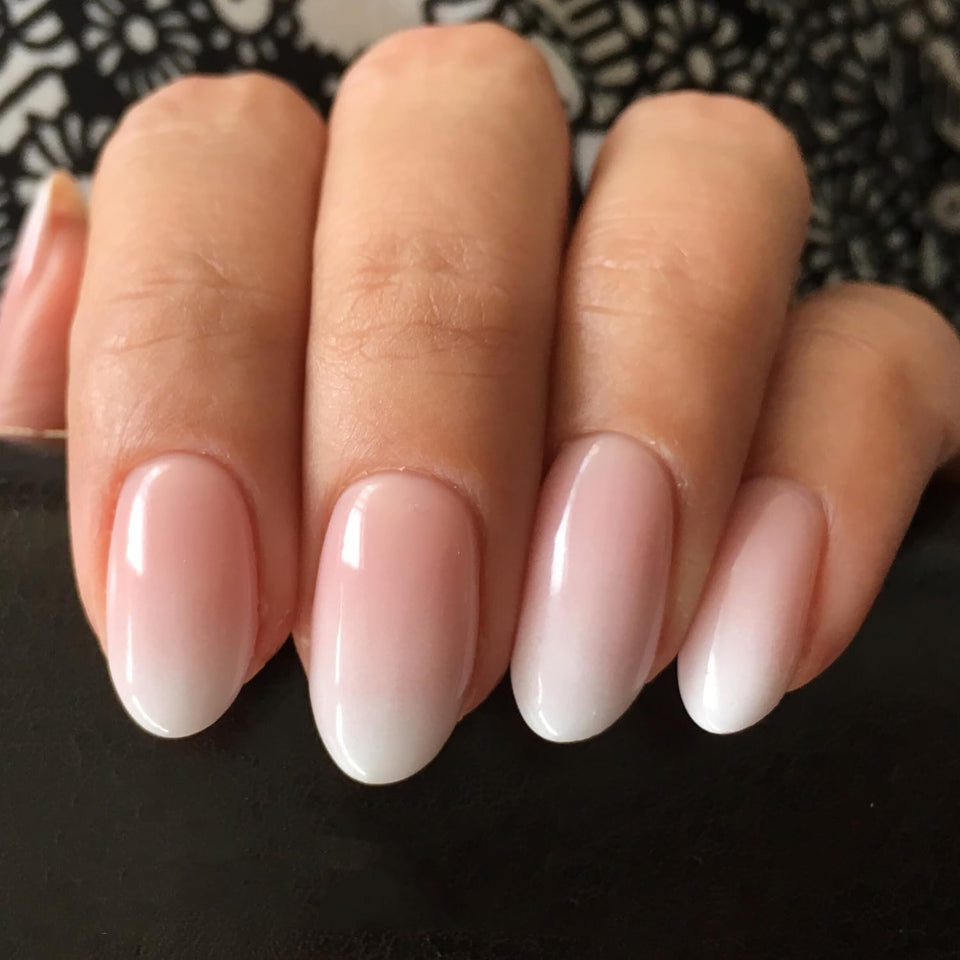 modelones front packaging showing pink ombre nails and kit for easy salon style