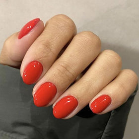 modelones front packaging showing red oval nails and kit, clear benefit of completeness
