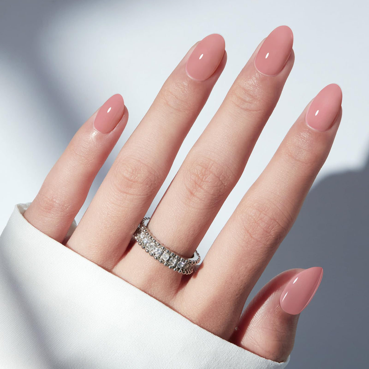 modelones front packaging showing kit and soft pink look, quick manicure benefit