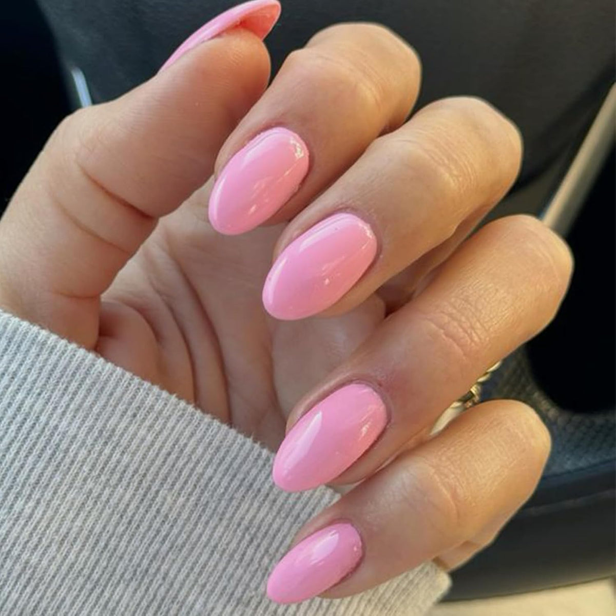 modelones front packaging showing 32 pink oval press-on nails and box, clear contents