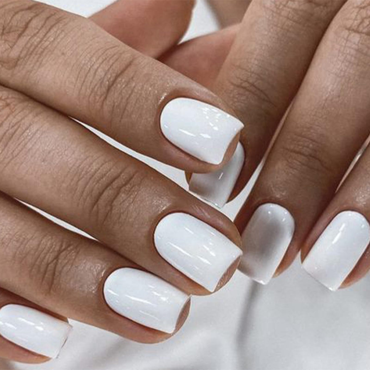 modelones nail tray with 32 pieces in 16 sizes for a precise fit benefit