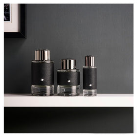 Vetiver and patchouli raw materials representing Montblanc Explorer earthy richness