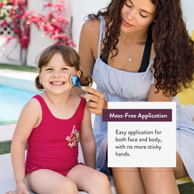 MotherCould silicone cleaning mat with lather to rinse sunscreen from bristles
