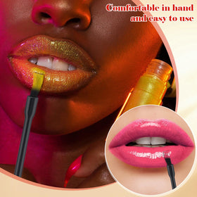 Mozeat Lens bristle texture detail highlighting soft nylon bristles for gentle blending