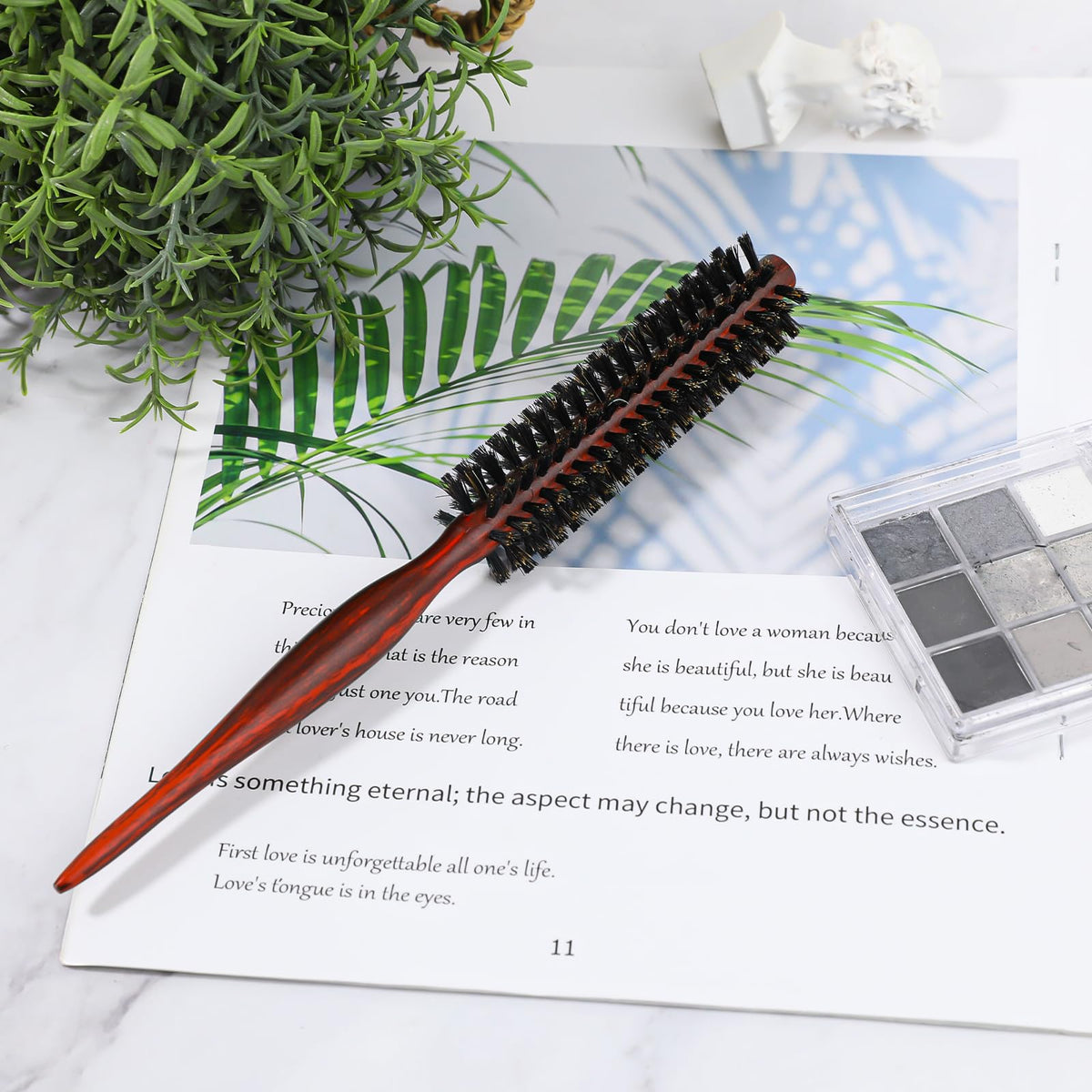 Mozeat Lens side profile highlighting slim barrel and compact size for short hair volume
