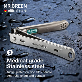 MR.GREEN held in hand showing medium size and ergonomic balance benefit