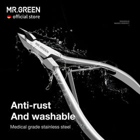 MR.GREEN in-hand scale comparison showing tool size and controlled trimming benefit