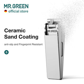 MR.GREEN in-hand scale comparison showing travel-friendly compact size