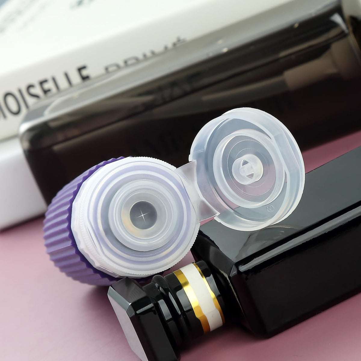 Mrsdry silicone bottle close-up of no-drip valve reducing spills for worry-free travel