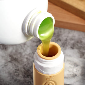 Mrsdry cap no-drip valve close-up ensures controlled dispensing and no spills