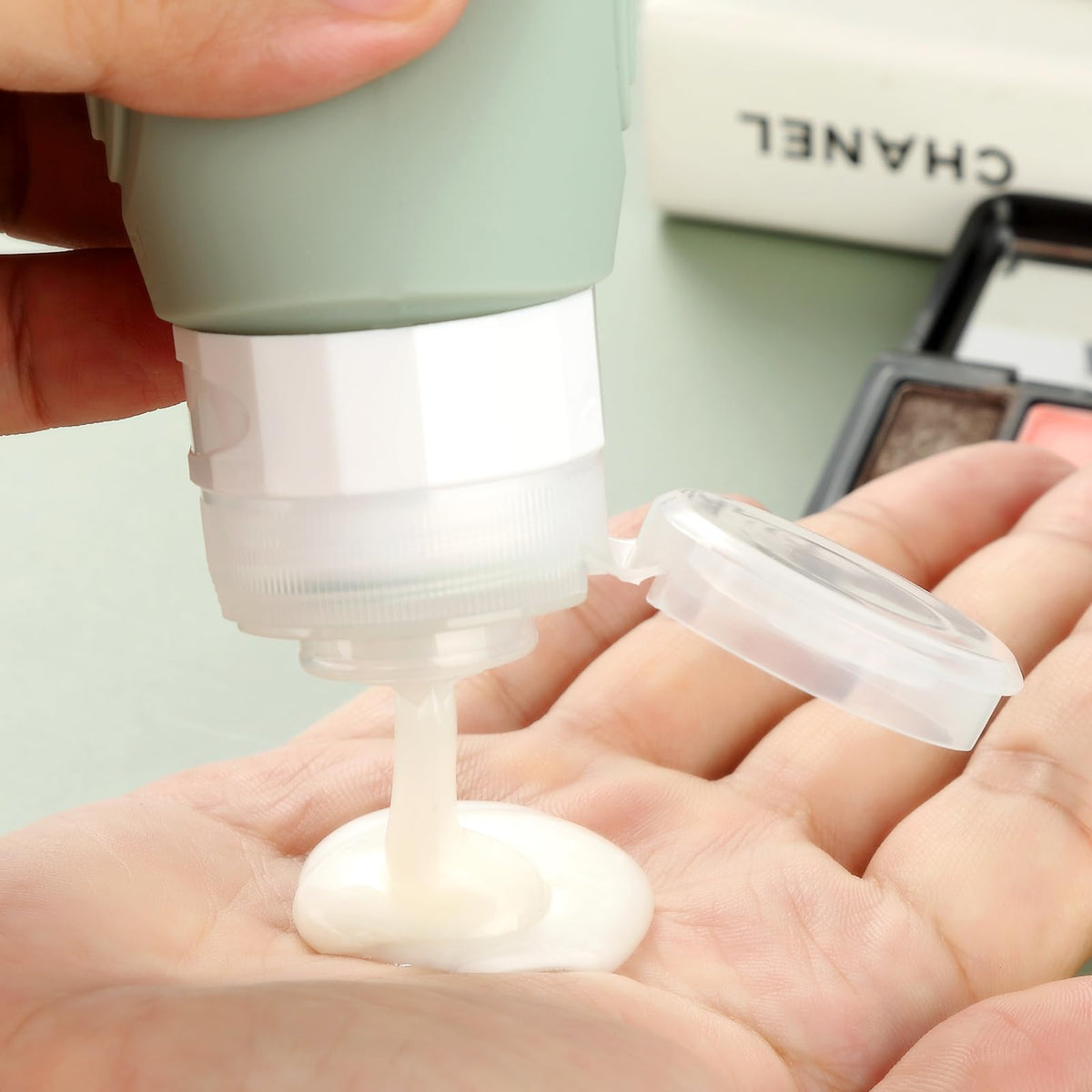 Mrsdry silicone texture held for flexible squeeze benefit