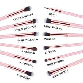 MSQ close-up of synthetic bristles showing soft texture for smooth pigment pick-up benefit