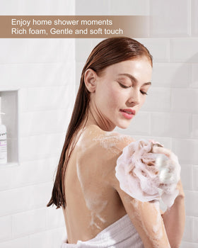 MTDLYICE loofah creating rich foam with small amount of body wash