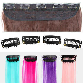 MUIIGOOD hand holding a 32mm clip showing compact size and easy handling