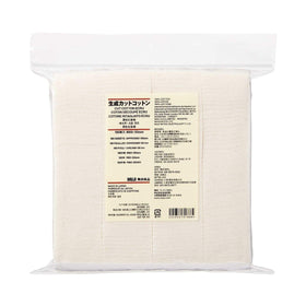 MUJI close-up of unbleached cotton texture highlighting soft fibers for gentle use