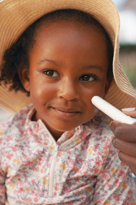Mustela ingredients label highlighting 70% organic moisturizing oils