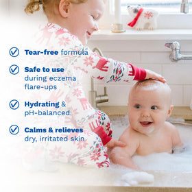 Parent bathing infant with Mustela Stelatopia, demonstrates tear-free gentle wash