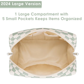 Narwey zipper and raised edge detail showing spill protection and smooth operation