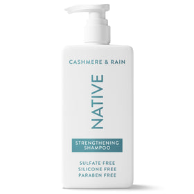 Native label close-up highlighting ingredients and clean formulation benefits