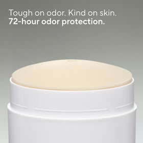 Native label close-up highlighting ingredient list and gentle, aluminum-free benefit
