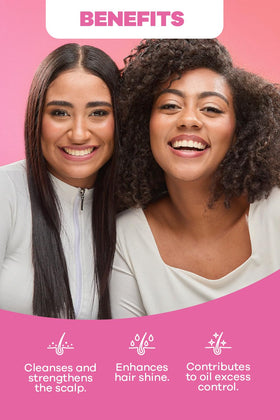 Natural sant shampoo in hand demonstrating easy application benefit