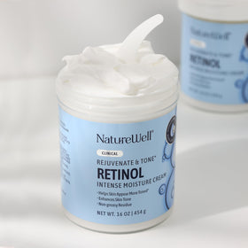 NATURE WELL neck and décolleté application showing gentle care benefit