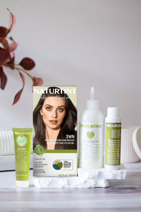 Naturtint cream texture close-up highlighting plant-based conditioning and smooth spread