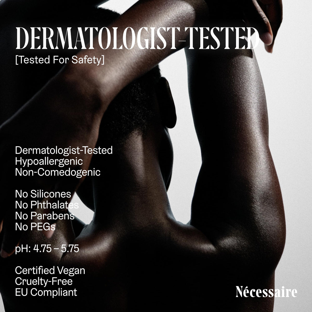 Nécessaire being applied to leg delivering smoothing and firming benefits