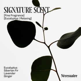 Nécessaire label close-up highlighting peptides and niacinamide benefits