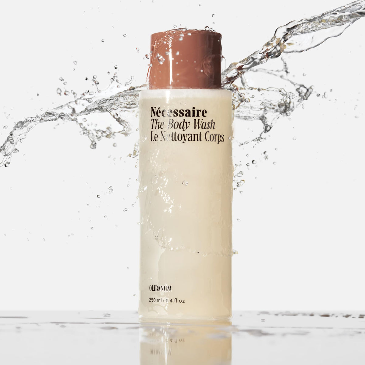 Nécessaire gel texture close-up highlighting hydrating glycerin