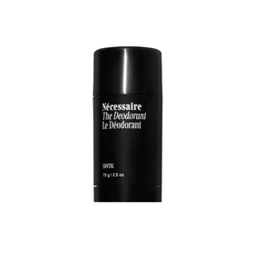 Nécessaire front package showing product and branding, highlights clean formulation