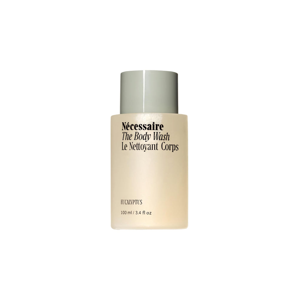 Nécessaire front bottle showing clean design and easy travel size benefit