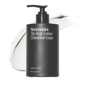 Nécessaire front pump bottle showing product and size for effortless use