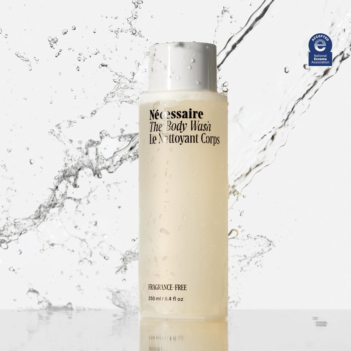 Nécessaire pump dispensing gel texture to show gentle, non-stripping consistency