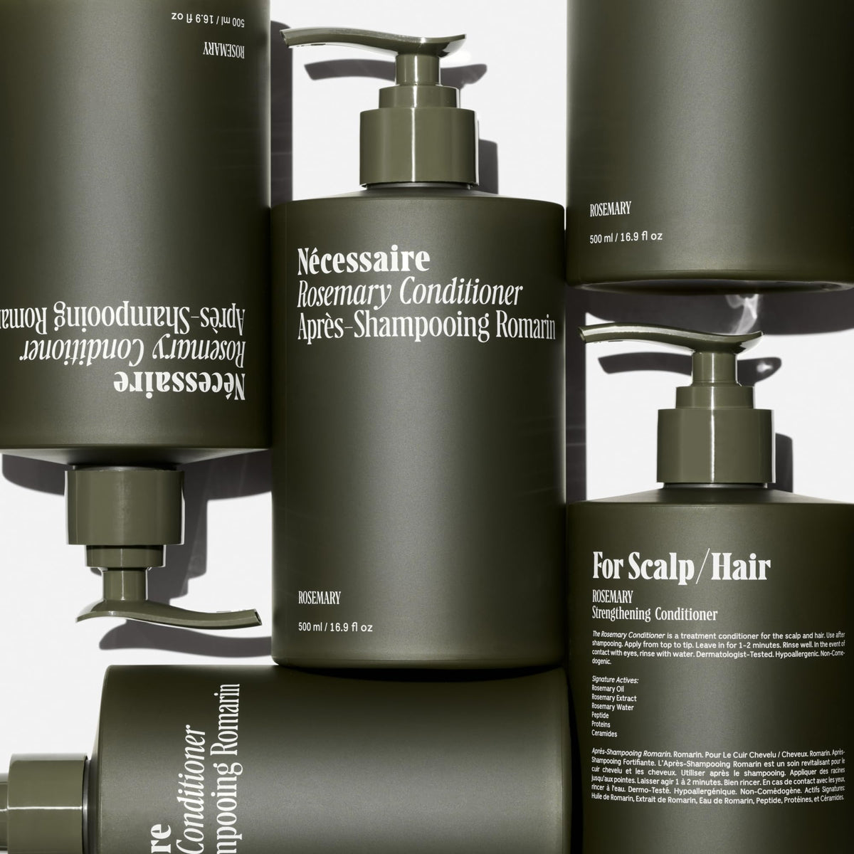 Nécessaire creamy gel-cream texture on hand, detangles smoothly benefit