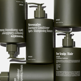 Nécessaire creamy gel-cream texture on hand, detangles smoothly benefit