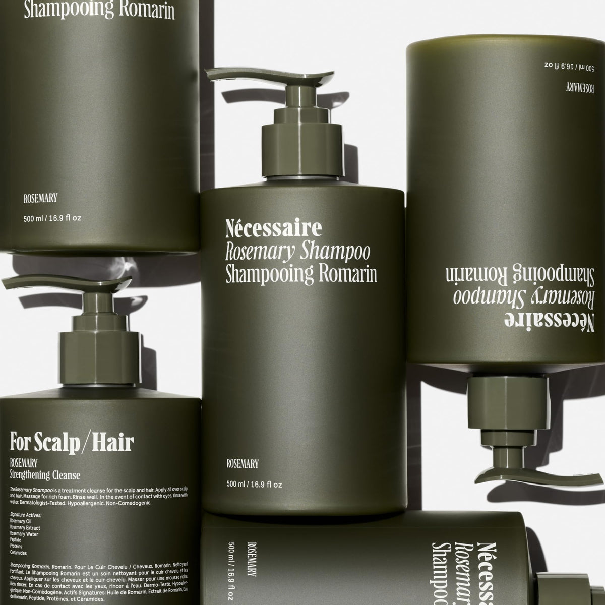 Nécessaire gel texture close-up showing lightweight formula and gentle lather