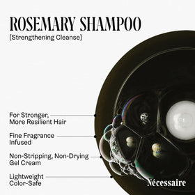 Nécessaire gel lather close-up demonstrating gentle cleansing