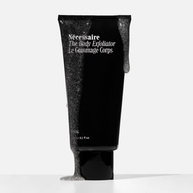 Nécessaire texture close-up showing volcanic pumice for visible smoothing